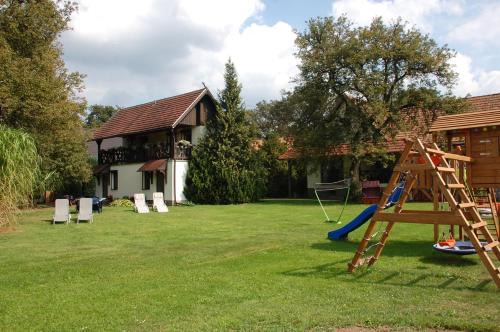 Burg-Dorf Apartment | Pension Lukask