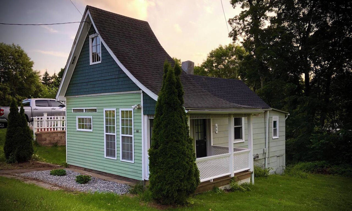 Oakville Cottage | Tiny Home Away From Home - Complete Privacy, Peace
