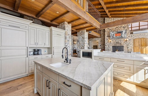 Deer Valley Ski Chalet | Rare Deer Valey Chalet w/ski access, hot tub, room for 18