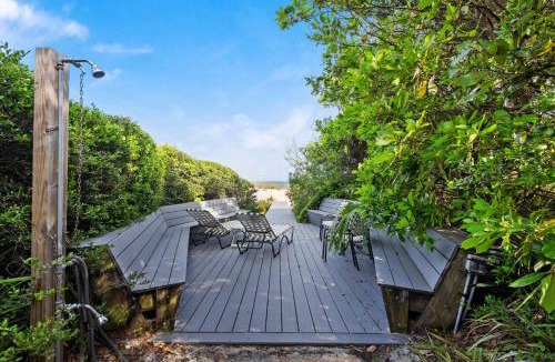 Beach Lagoon House | 18 East Beach Lagoon