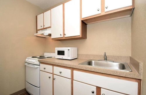 Mishawaka Apartment | 2 Full Beds | Non-Smoking, Kitchen
