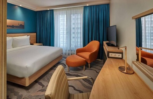 Mitte Hotel | 2 Queen Rooms Near Memorial of the Berlin Wall - 1.4 miles | Free Breakfast