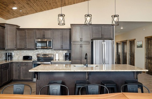 Indian Point House | 7-Suite Lodge Private Hot Tub & Game Room Near SDC