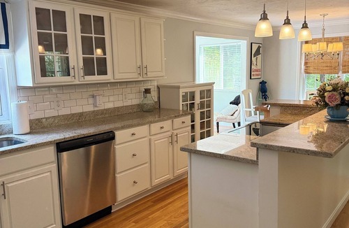 Bass River House | Cape Cod Escape –Short walk to a beautiful ocean family friendly beach!
