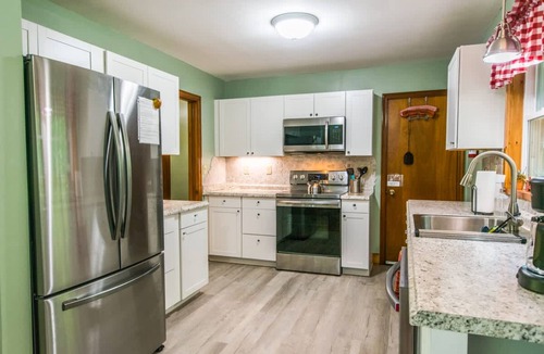 Hendersonville House | Charming 2BR w Firepit Mountain Views