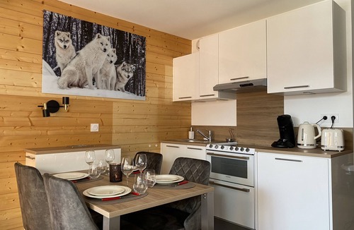 Courchevel Apartment | Courchevel 1850 - 4 people : Bellecôte skis on, bed linen, towels, wifi