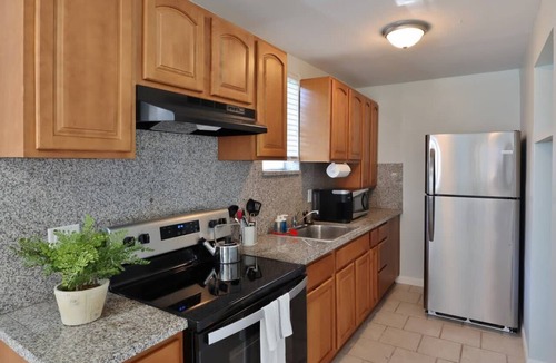 Jacksonville Beach Apartment | Cozy 1BR Beach Hideaway - One block to beach