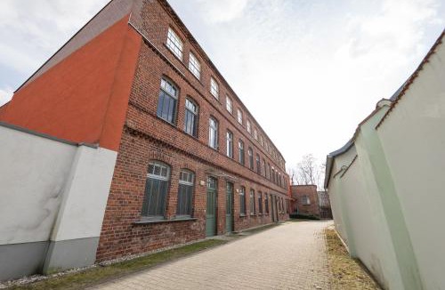 Peitz Apartment | Fabrik68 - ganzes Haus 3 Schlafzimmer 2 Bäder