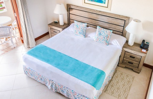 Maynards Hotel | Get Ready for Blissful Getaway! Near Animal Flower Cave! Outdoor Pools, Parking!