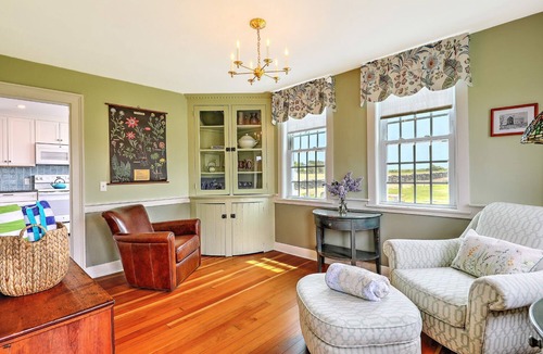 Tiverton House | Luxury Coastal Farmhouse Steps from the Beach Entire House Sleeps 6