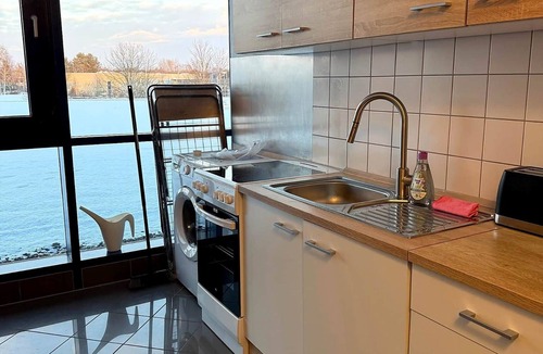 Genshagen Apartment | Modern, spacious penthouse for up to 13 people near Berlin