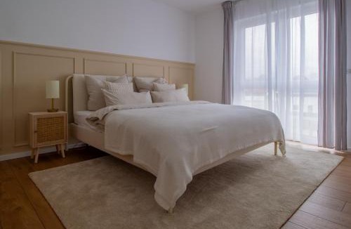 Ehmen Apartment | Penthouse-Ferienwohnung Wolfsburg mit Dachterrasse WLAN Smart-TV überdachter Parkplatz Wallbox