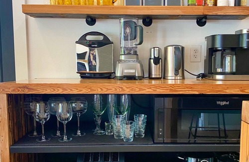 Harbert House | Retreat WithInn-Relaxation Centrally Located to Beaches and Walkable Restaurants