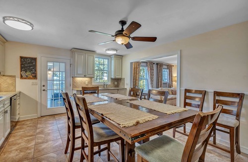 Niantic House | THE GRAND VICTORIAN GUEST HOUSE/BEACH FRONT PROPERTY