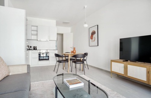 Tiergarten Apartment | Upscale Schöneberg 2BR, steps to Park am Gleisdreieck, by Blueground