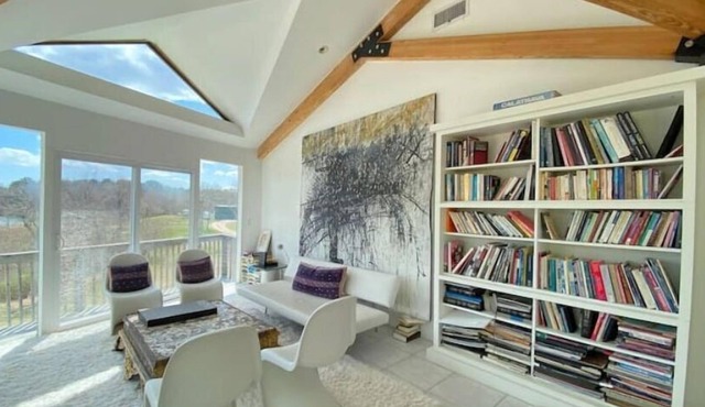 Beautiful House by the Lake!