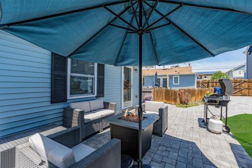 Belmar Beach Bungalow 35 Blocks to Sand Fire Pit, Grill, 3 Beach Badges