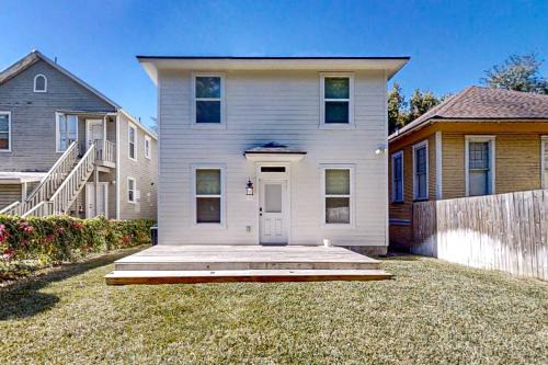 Brand new home with open layout, office, & great location - dog-friendly