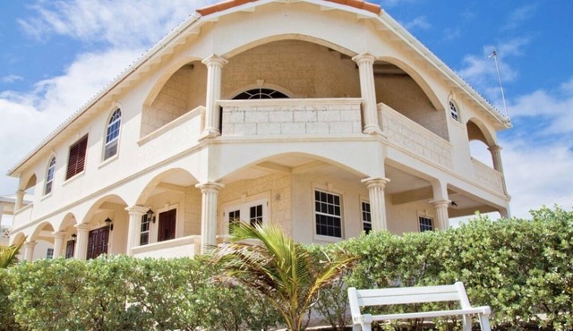 Cliff top Luxury 2 bedroom Apartment
