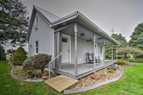 Cozy Goshen Farmhouse ~ 9 Mi to Amish Acres