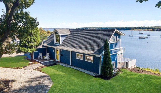 East Greenwich Waterfront Gem: Renovated w/ Kayaks
