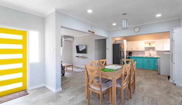 Feliz-City | 3BR near St Lawrence Gap and beach