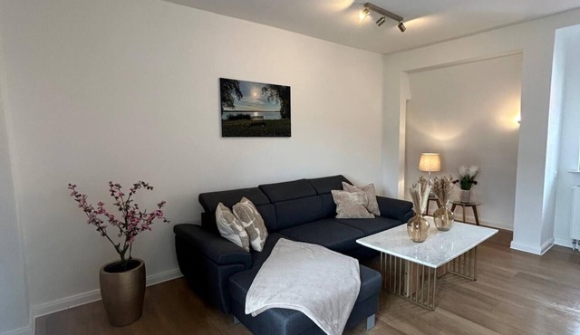 HavelNest: Cozy 50-square-meter apartment with a courtyard, a 2-minute walk to the lake