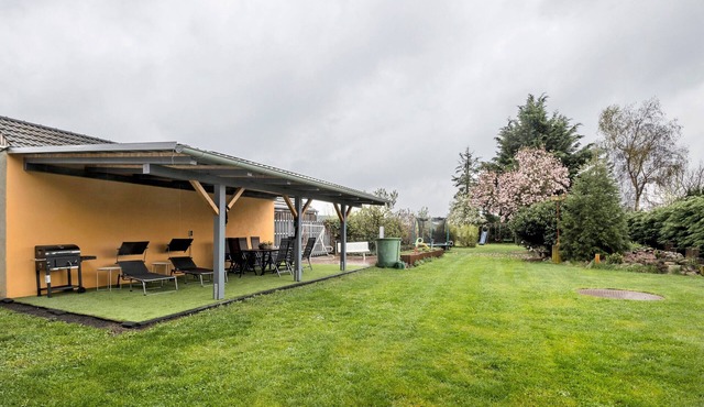 Holiday Home 'Family House with Huge Garden' with Sauna, Terrace and Wi-Fi