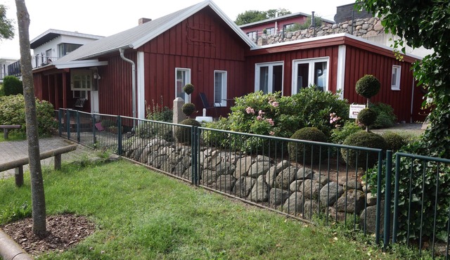 Holiday Home 'Waren An Der Müritz' with Lake View, Private Terrace and Wi-Fi