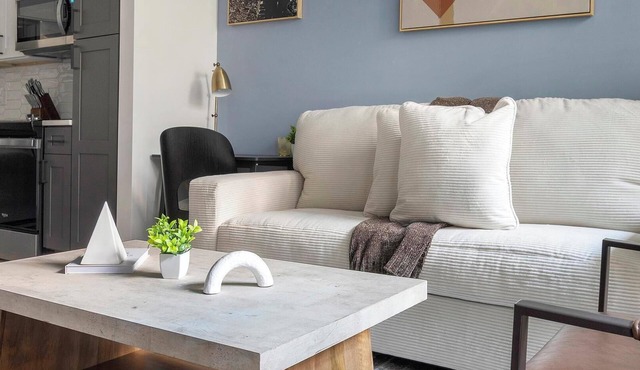 Landing | Beautiful 1BD, Yoga Studio