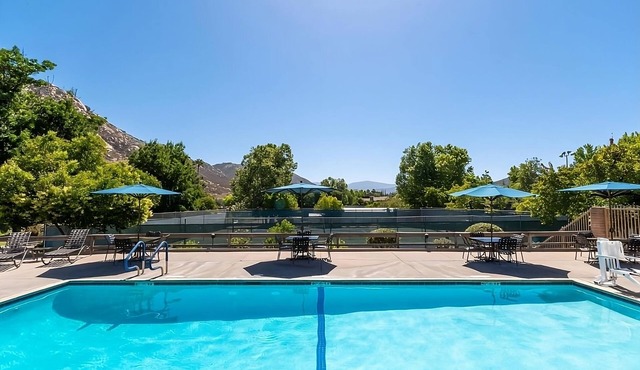 Luxury Living in the Heart of Ramona! Full Kitchen, Free Parking & Pool!