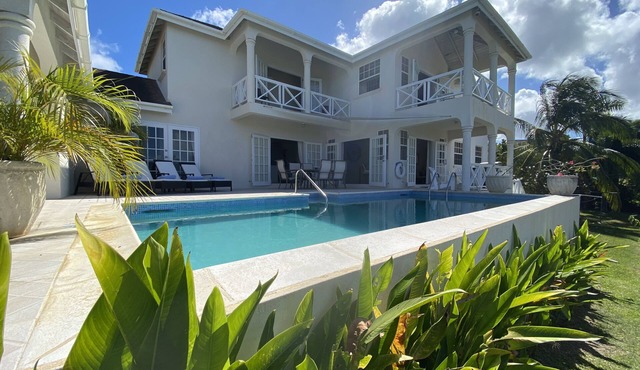 Luxury Villa St James, 4 bed 4 bath , Private Pool, fantastic sea views