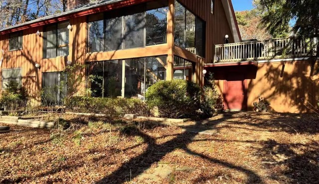 Modern Cabin Retreat Walk to Craigville Beach