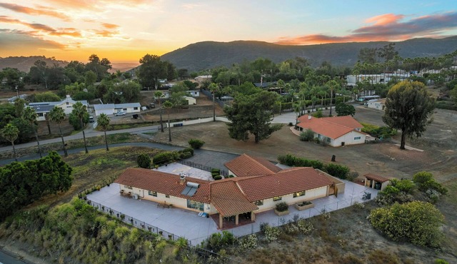 Mountain View, 2500 sqft, King Bed, Garage, 3BR/2Bth