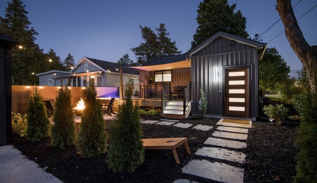Oar House- Hot Tub, 12 Minutes to Crystal Mountain