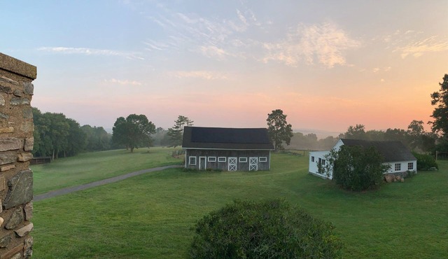Owl's House: A Cozy Farm Stay in the Heart of "Mystic Country," SE Connecticut