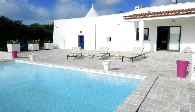 Perfect oasis among Olive Trees and Private Pool, for an authentic experience!