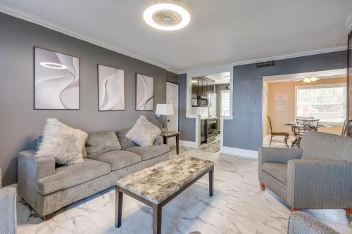 Poolside Fun! Waterfront Gem Near San Marco Square