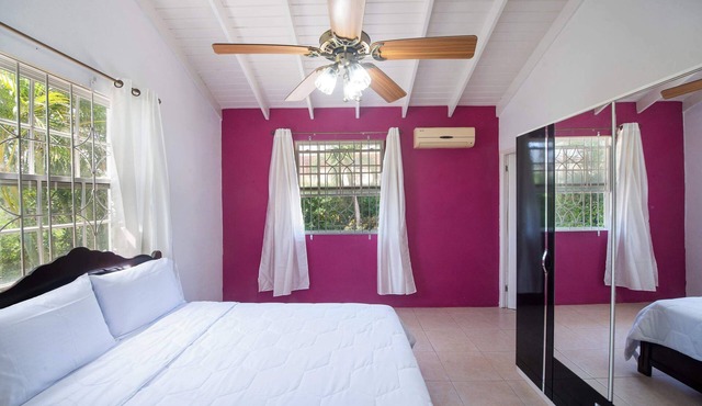 Quiet Family Cottage Near Beach with Cabana