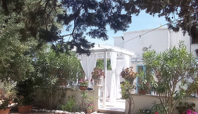 Romantic Trullo for 2 sea view pool,peaceful garden rustic authentic Puglia