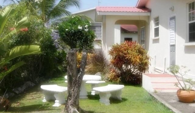 Seabreeze Villa: Best rates. Charming, bright & spacious. Truly a home from home