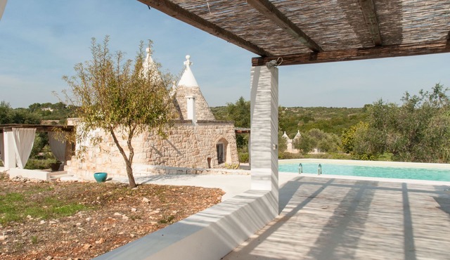 Spacious & bright trulli w/private pool, nicely decorated - AC in all rooms
