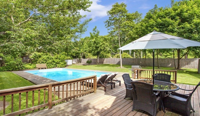 Spacious & Charming 5-Bedroom House, Minutes Away from Village and Beach