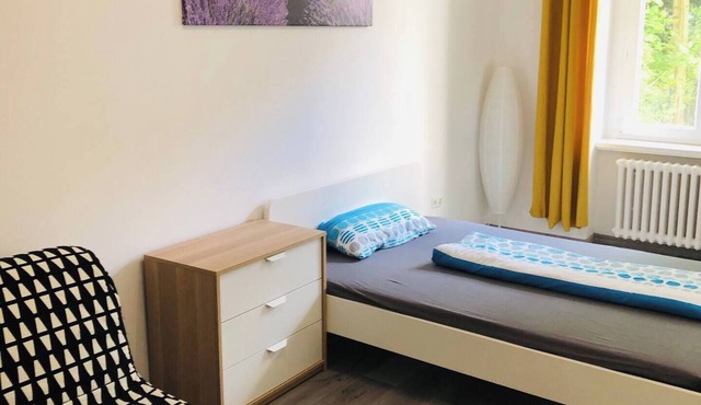 Steglitz II: 3-bedroom apartment with kitchen and bathroom