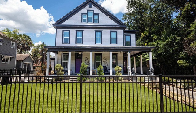 The Legacy House 6BR Springfield Family Home