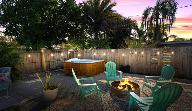 "The🦩Mingo" – Hot Tub, Fire Pit, Pet Friendly - Minutes to Madeira Beach - Guests Love It!