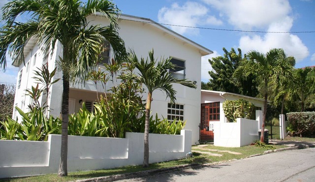 Thomasville- Ideally near the beaches/entertainment, transportation, Free Wi-fi.
