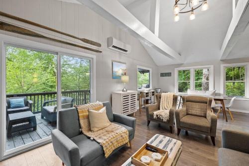 TreeTop House- A Hillside 3Bed Retreat -Chalk Pond