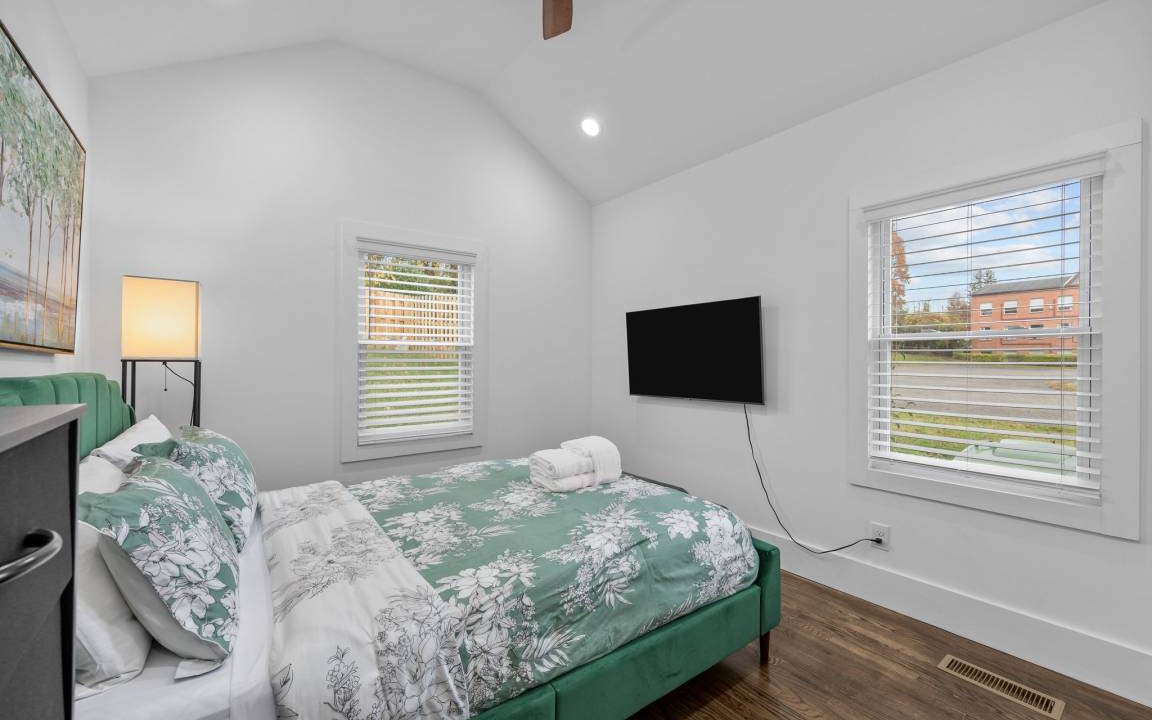 Photo of Others in Oakley