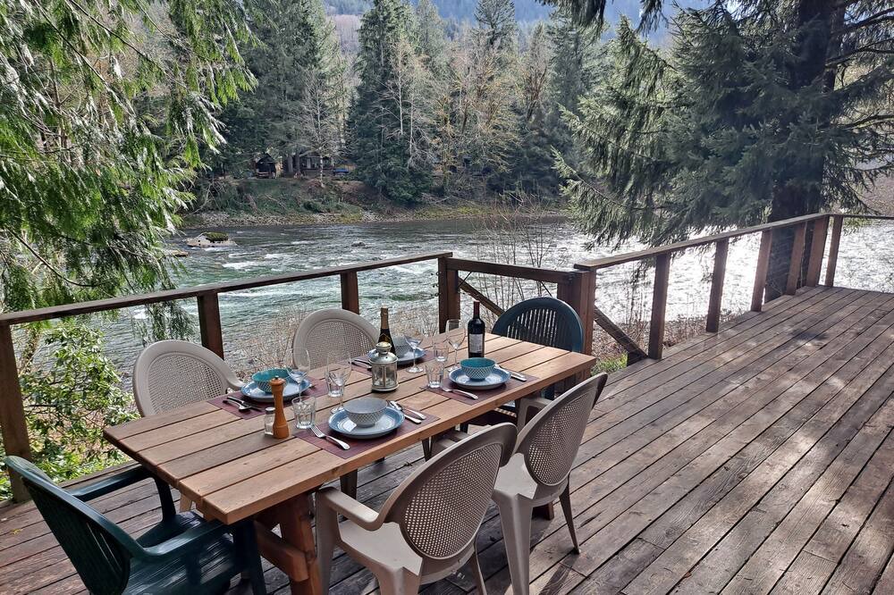 Photo of Outdoor in Gold Bar